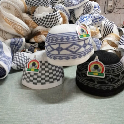 Chapéu muçulmano pequeno automatizado eletrônico da máquina de confecção de malhas do jacquard que faz a maquinaria